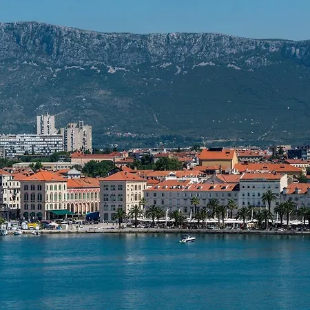 Luxury Mareta Frühstückspension 4*