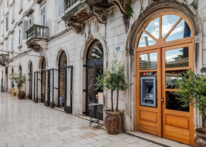 Luxury Mareta Bed & Breakfast 4*