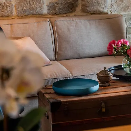Luxury Mareta Bed & Breakfast