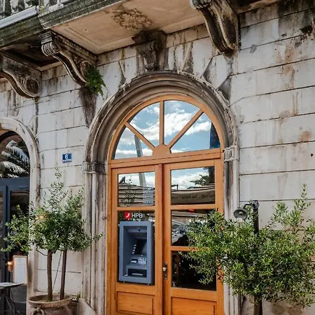 Luxury Mareta Frühstückspension 4*